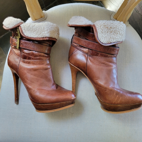 MICHAEL KORS brown leather worn two-way boots with faux shearling lining - Picture 11 of 16